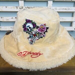 Ed Hardy Fleece Bucket Hat – Skull & Roses Embroidered Design Beige